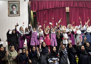 از دانش آموزان دختر برتر غرب اهواز تقدیر شد