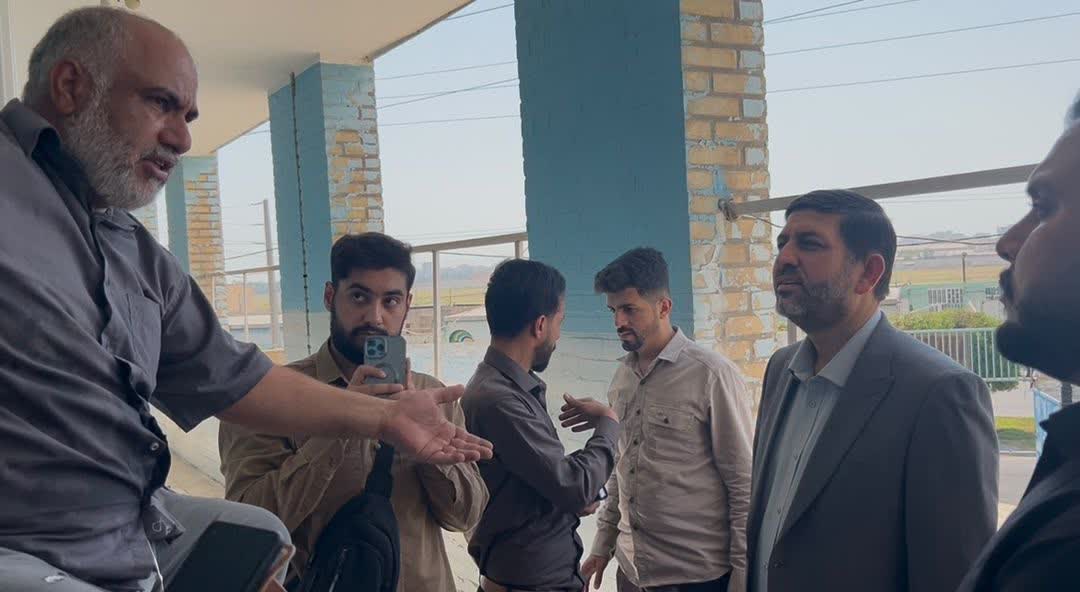 بازدید میدانی دکتر محمد امیر و مسئولان شهرداری برای گرهگشایی از محرومیتهای آموزشی بازدید میدانی دکتر محمد امیر و مسئولان شهرداری برای گرهگشایی از محرومیتهای آموزشی